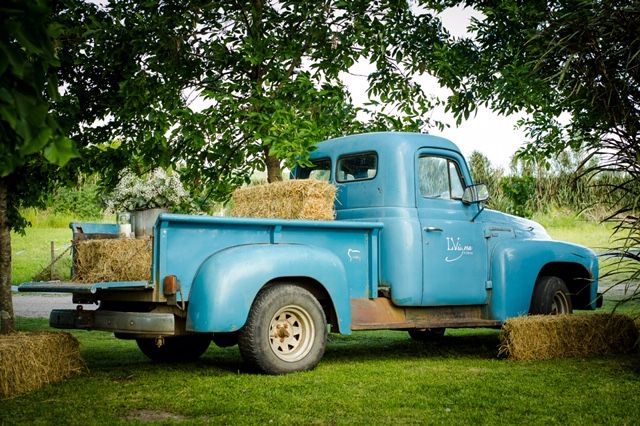 La camioneta de La Vigna con fardos